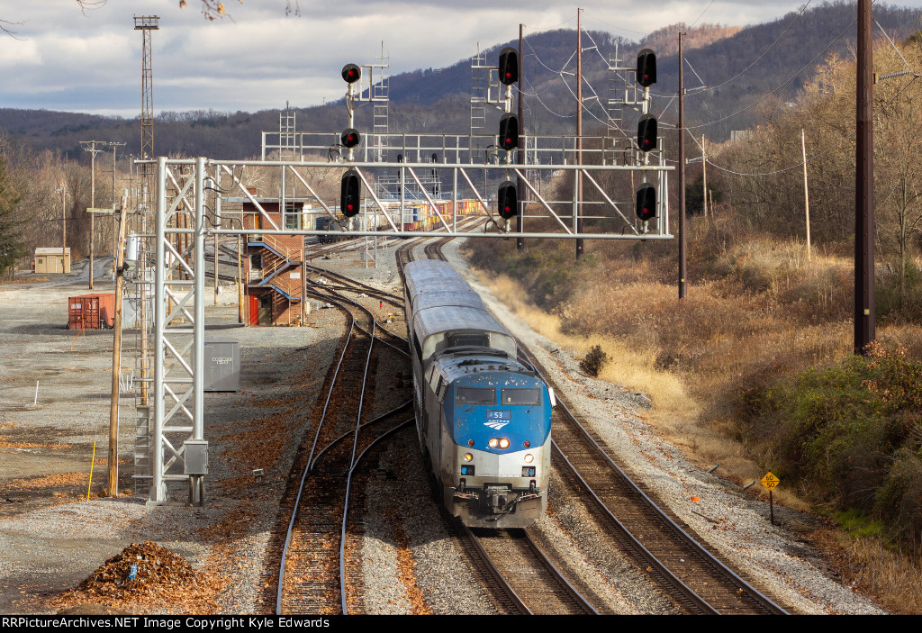 AMTK P42DC #53 on "Capitol Limited" No. 30